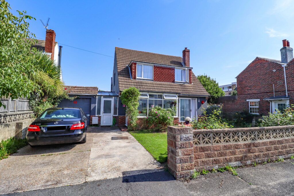 Property photo 1 of 12
