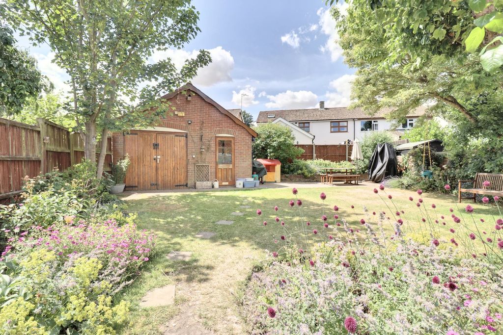 Property photo 2 of 20