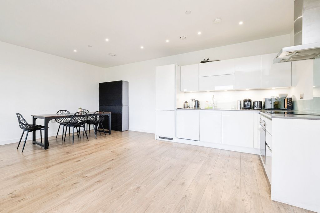 Property photo 2 of 19 2