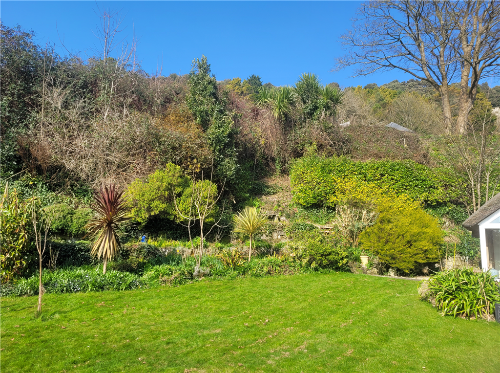 Property photo 1 of 18 Rear Garden*