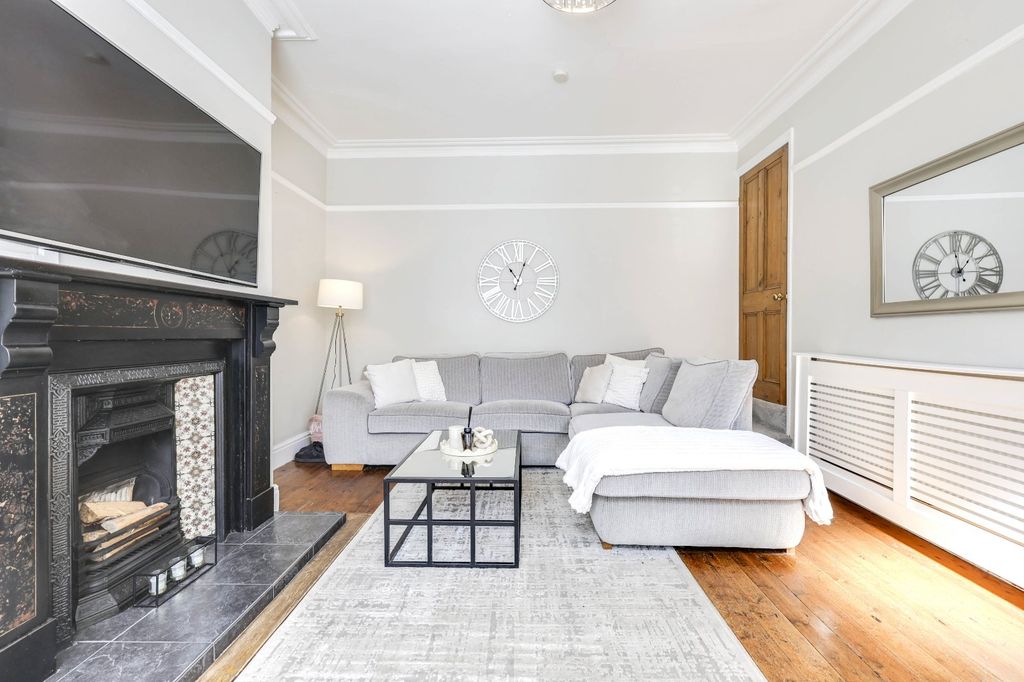 Property photo 3 of 16 Picture No. 17