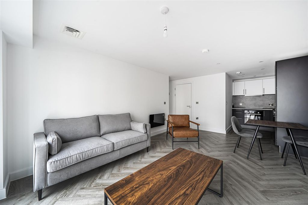 Property photo 3 of 10 1479270-7-6A33B452A5091.Jpg