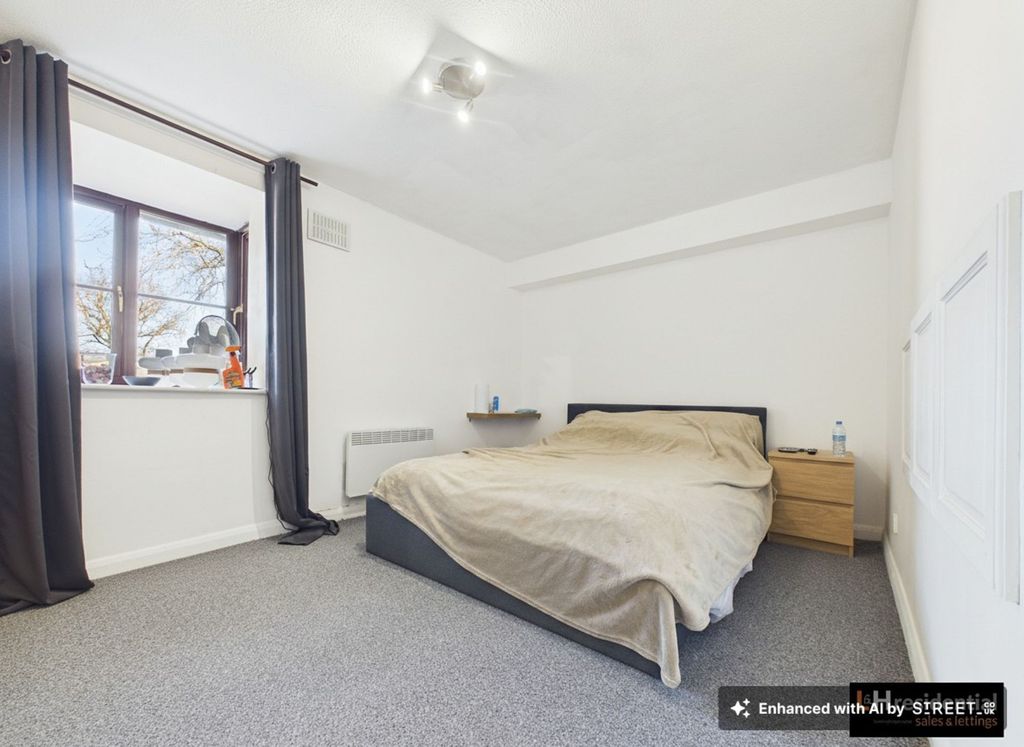 Additional image 4 of 1 bed flat for saleHancock Court, Borehamwood WD6