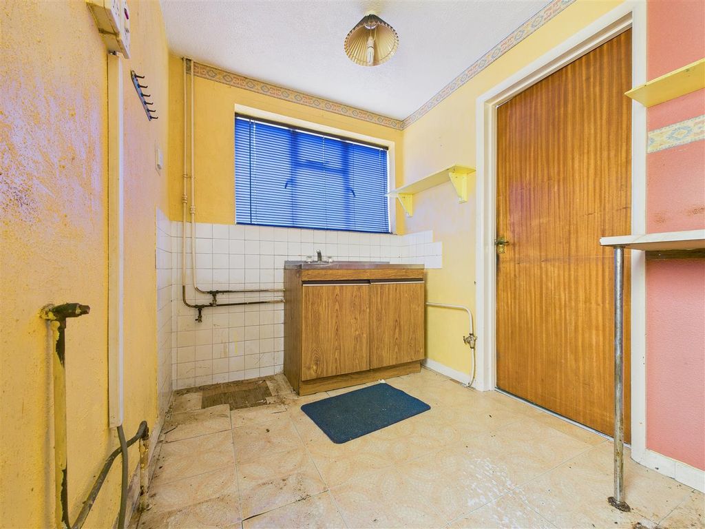 Property photo 3 of 9 Cam01407G0-Pr0023-Still008.Jpg