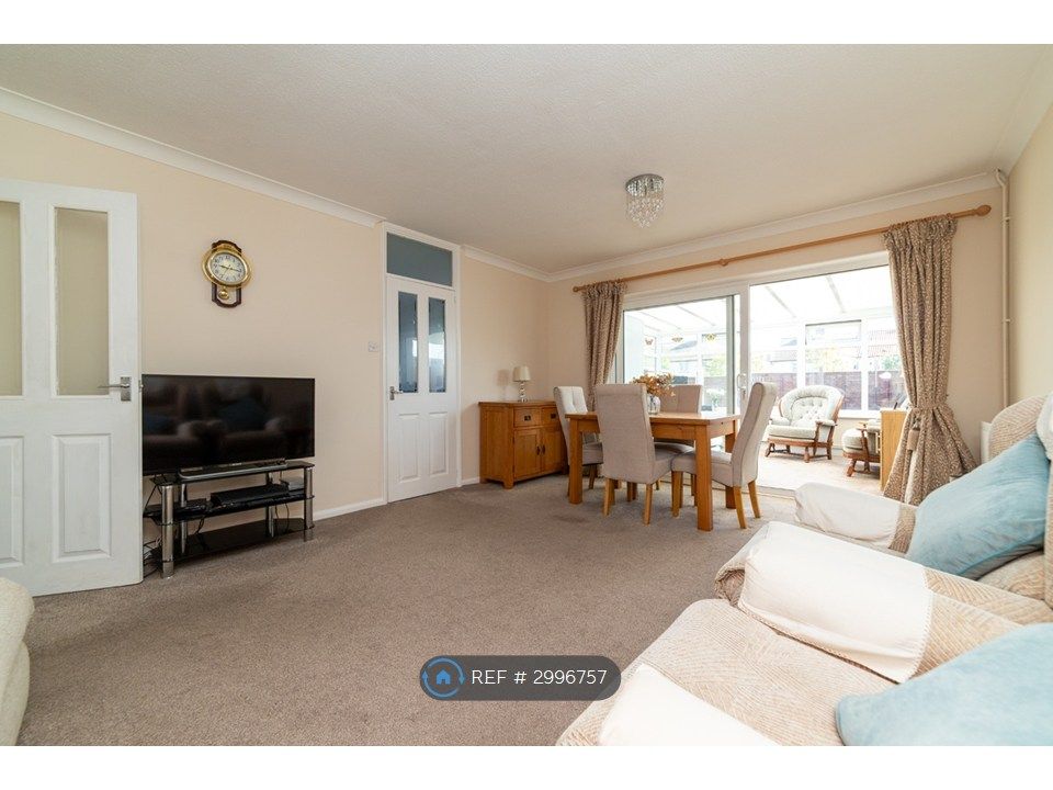 Property photo 3 of 24
