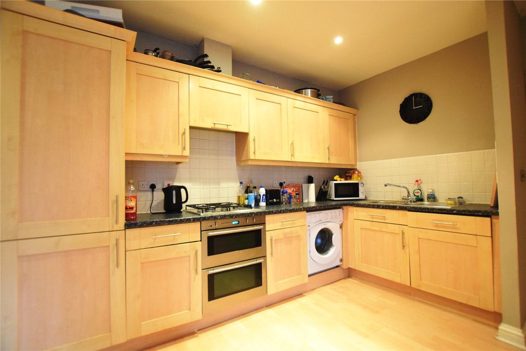 Property photo 3 of 5 Kitchen