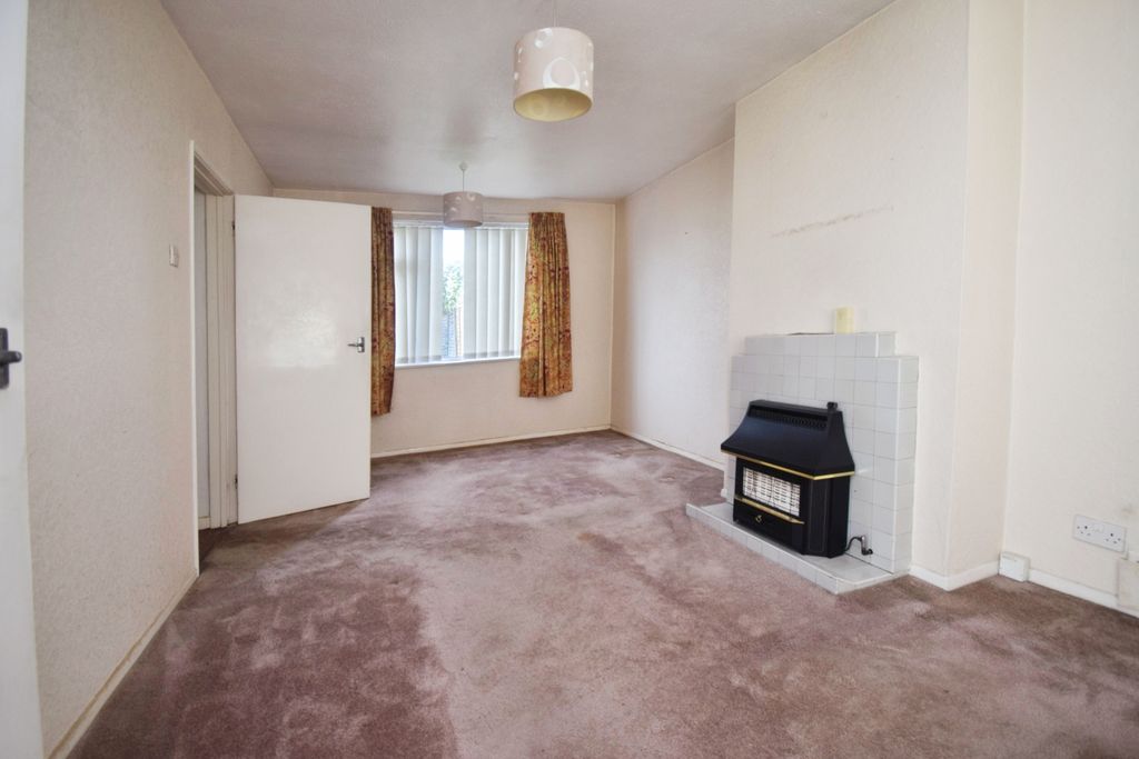 Property photo 2 of 11 Living Room