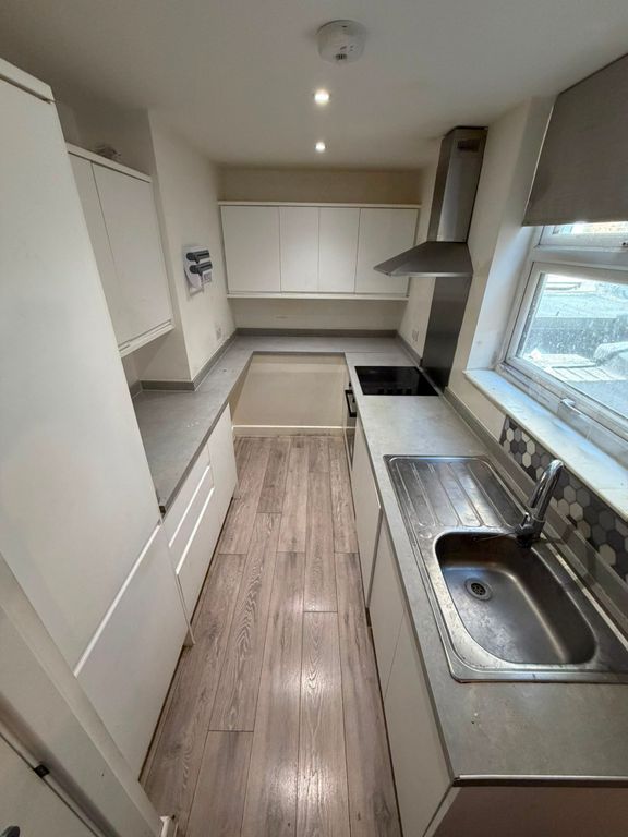 Property photo 1 of 4