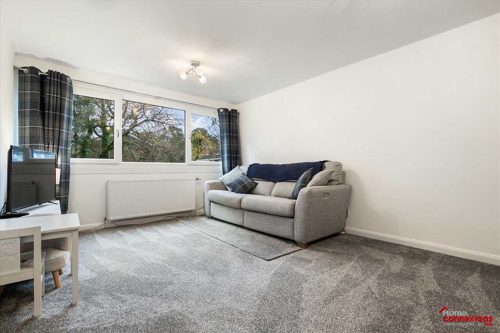 Property photo 2 of 26 Lounge Dining (1)