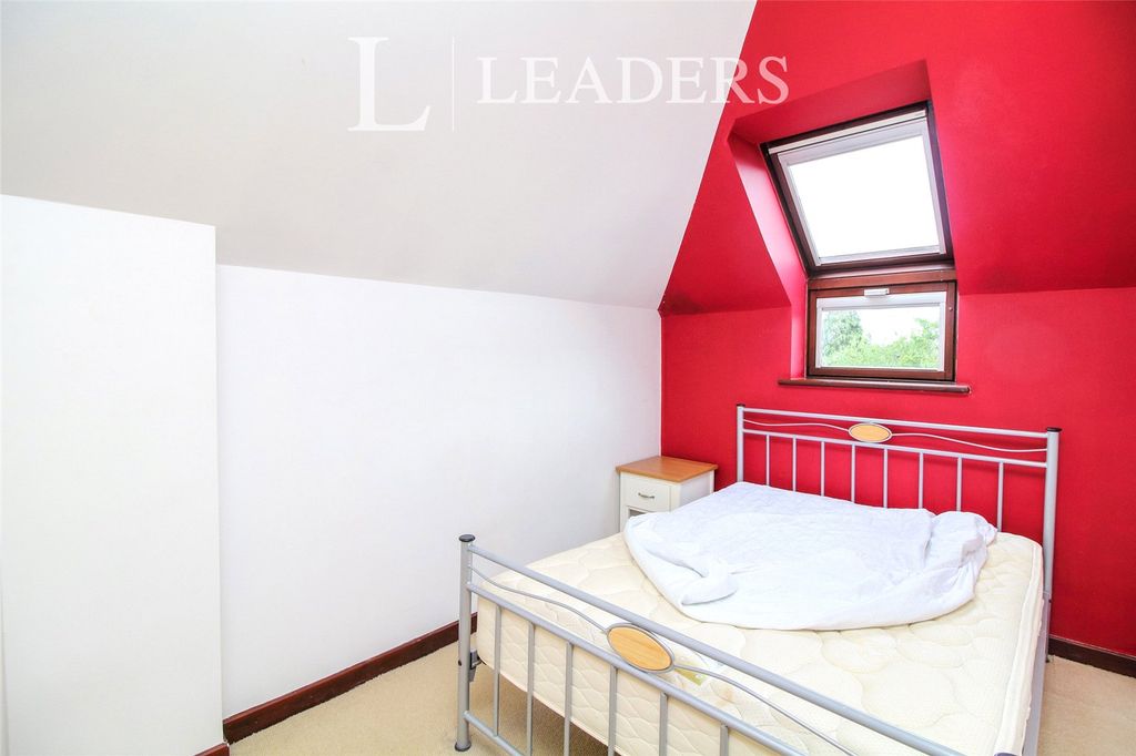 Property photo 2 of 12 B2B5c3c0-489E-4501-B