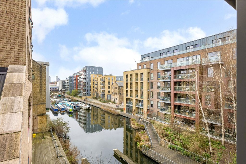 Property photo 2 of 20 Exterior