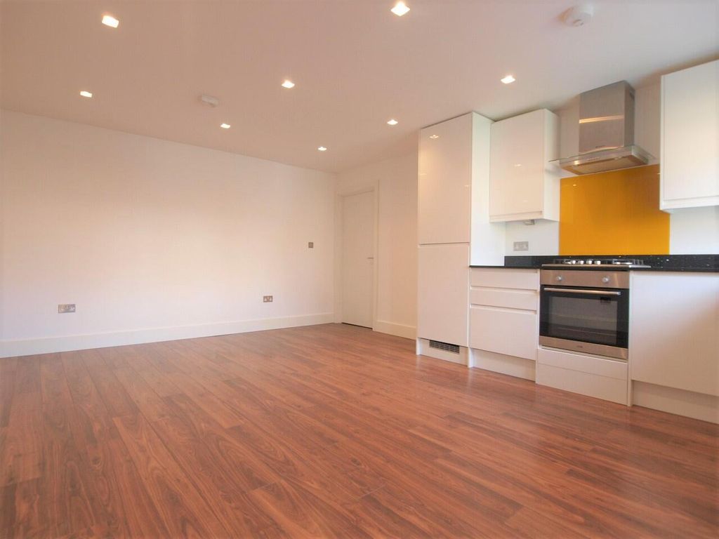Property photo 2 of 7 Kitchen