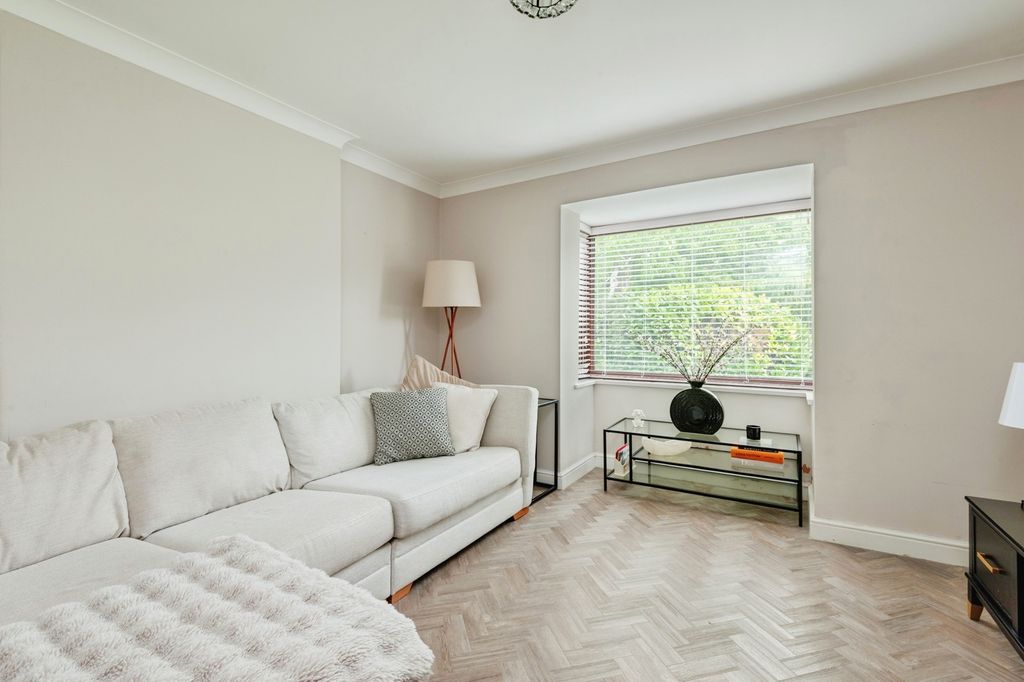 Property photo 2 of 16 Pbox-Img.Jpg