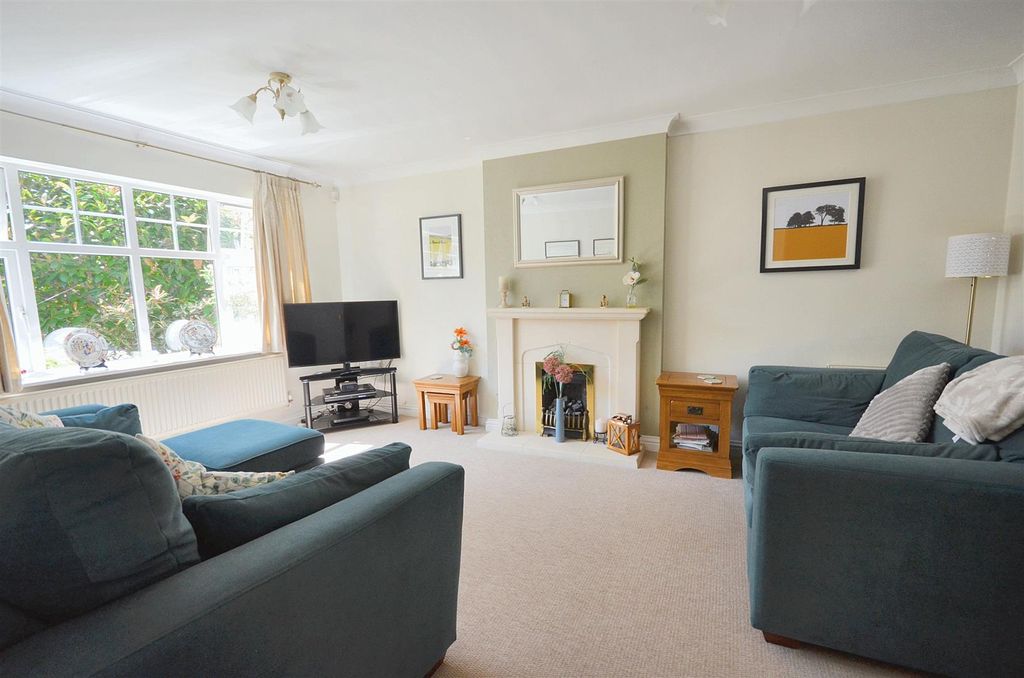 Property photo 2 of 12 Sitting Room