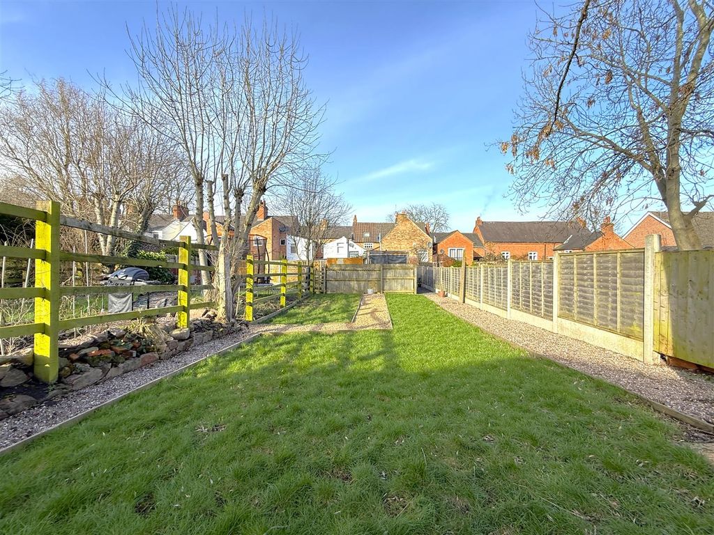 Property photo 2 of 17 Garden B.Jpg