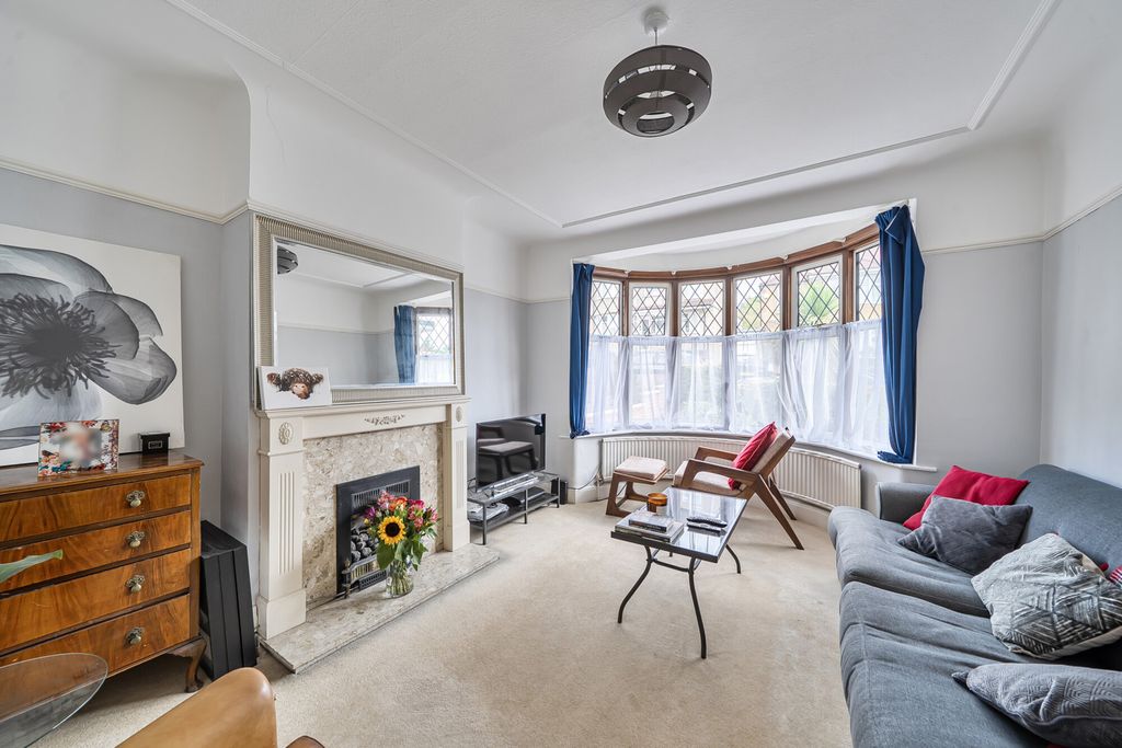 Property photo 2 of 15 1522215-13-6Aa81d...