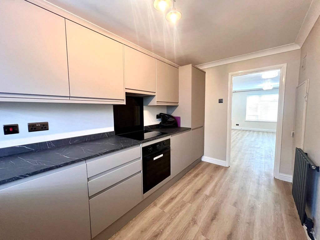 Property photo 2 of 8 Kitchen