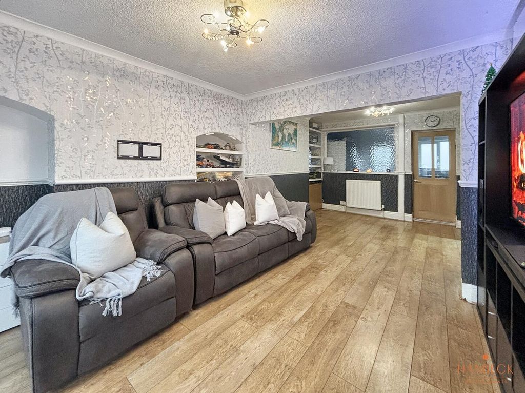 Property photo 2 of 20 Living Room