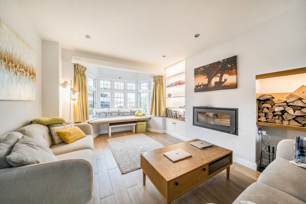 Property photo 2 of 18