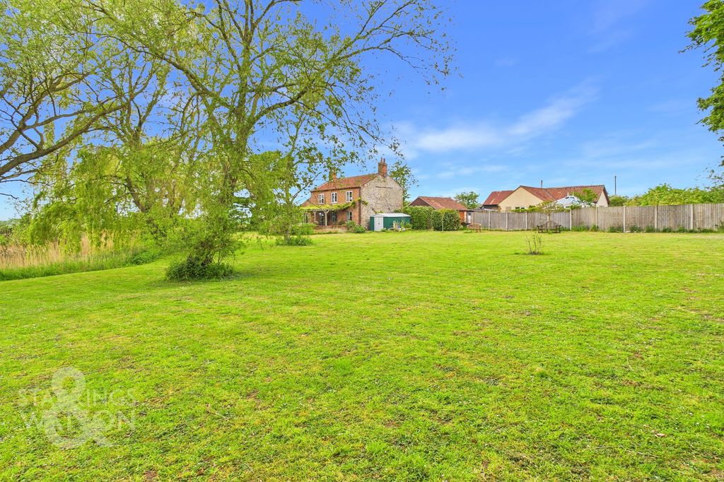 Property photo 3 of 40