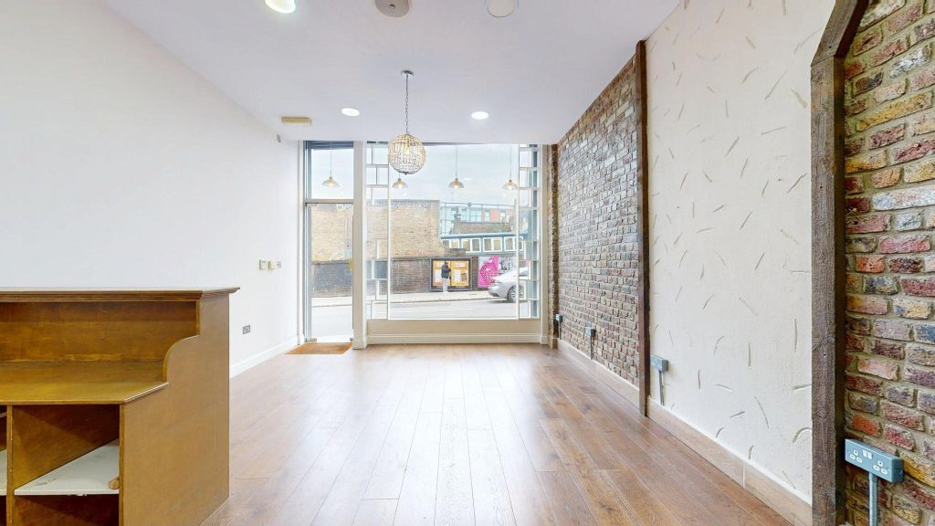 Property photo 2 of 28