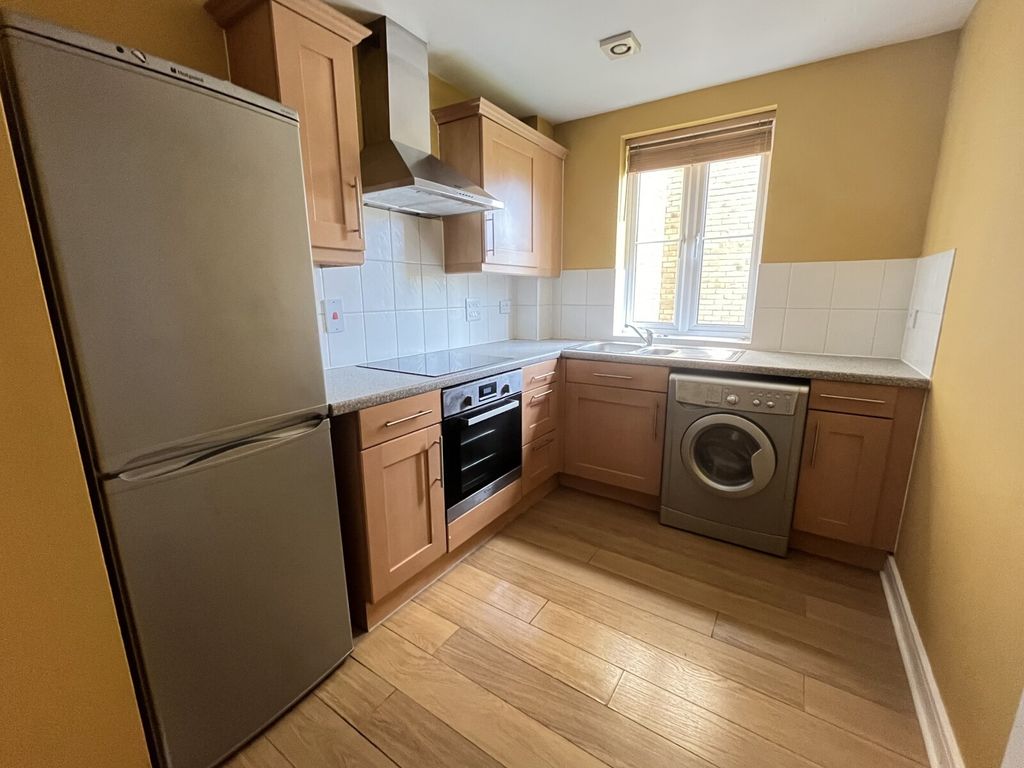 Property photo 3 of 6 Kitchen