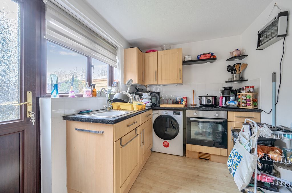 Property photo 3 of 11 1423458-7-69Aadf2...