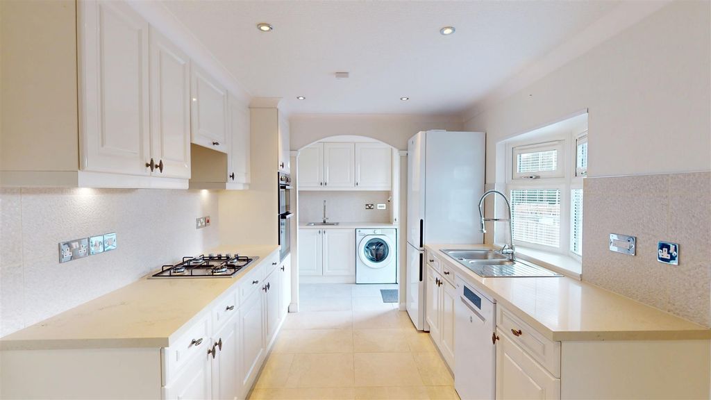 Property photo 3 of 12 10132025_110326 (1).Jpg