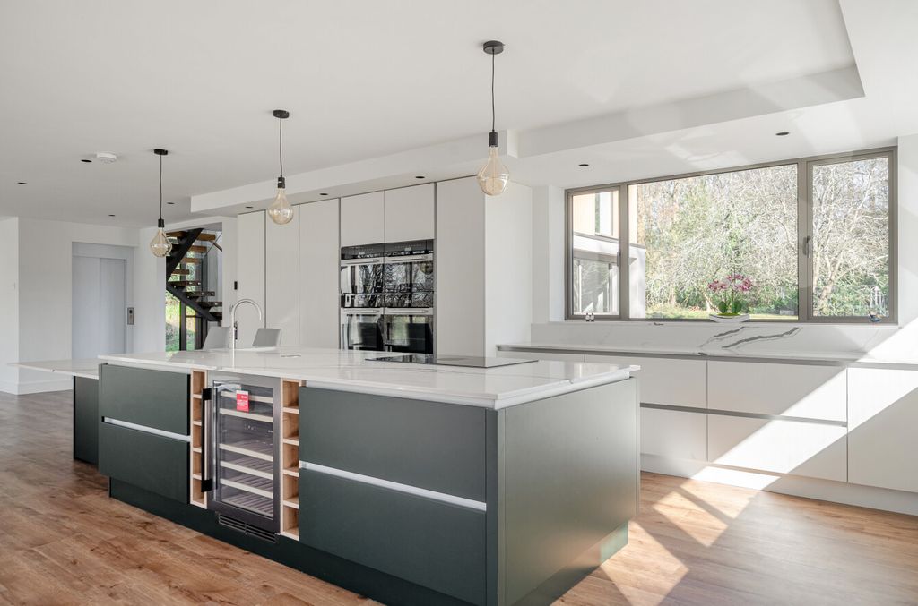 Property photo 3 of 25 1424642-26-69Baa2...