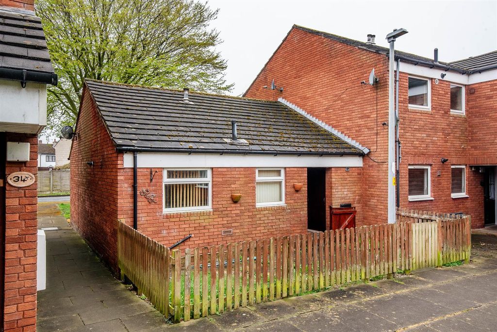 Property photo 1 of 11 Front External