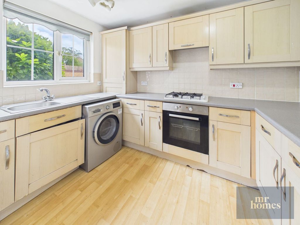 2 bed semi-detached house for saleThorne Way, Caerau, Cardiff CF5 photo 2