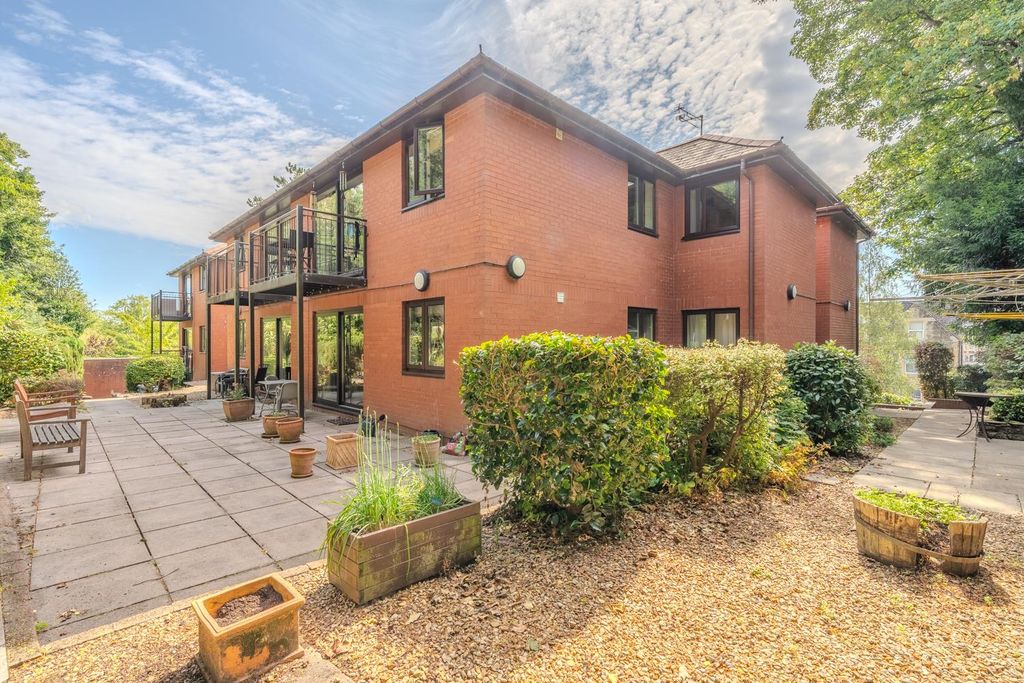 Property photo 1 of 16 6 Aragon House-12.Jpg