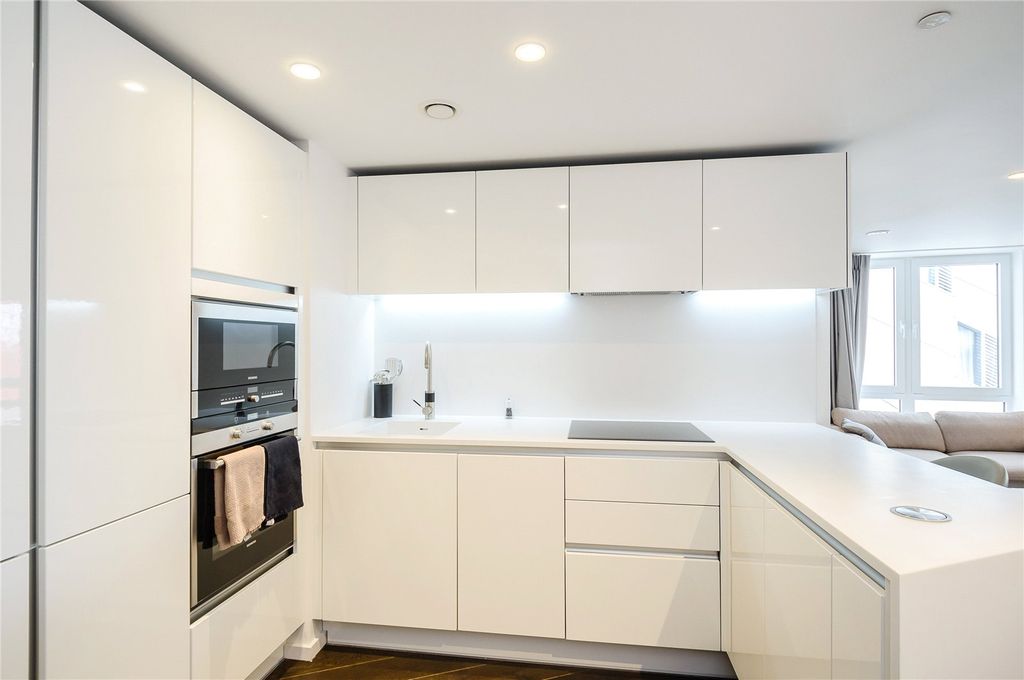 Property photo 3 of 16 Kitchen