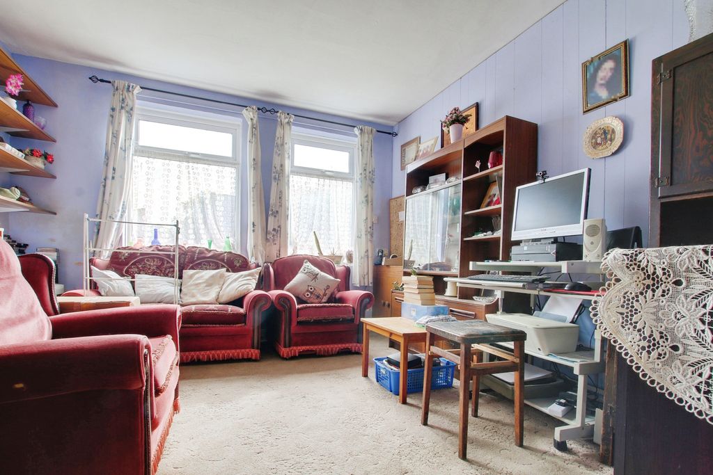 Property photo 3 of 14