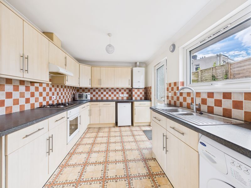 Property photo 3 of 13 Kitchen