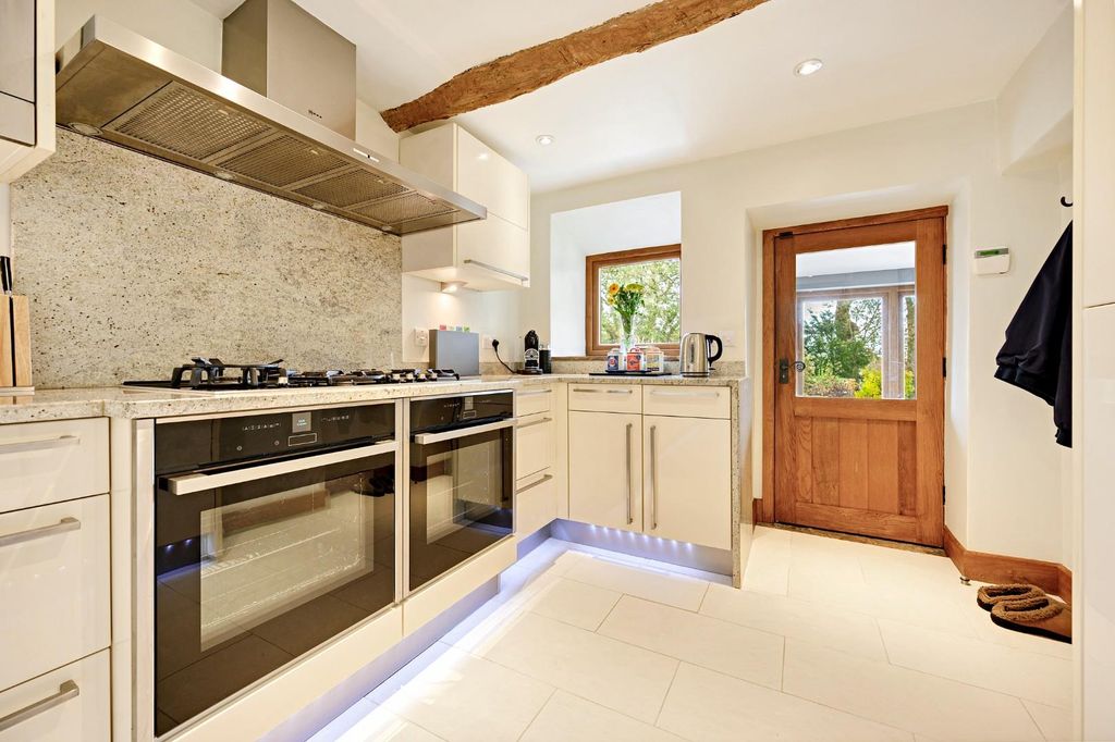 Additional image 18 of 4 bed detached house for saleHigher Whittlestone Head Farm, Whittlestone Head, Darwen BB3