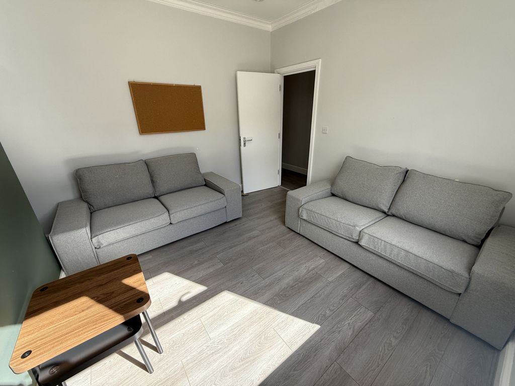 Property photo 3 of 10 Living Room