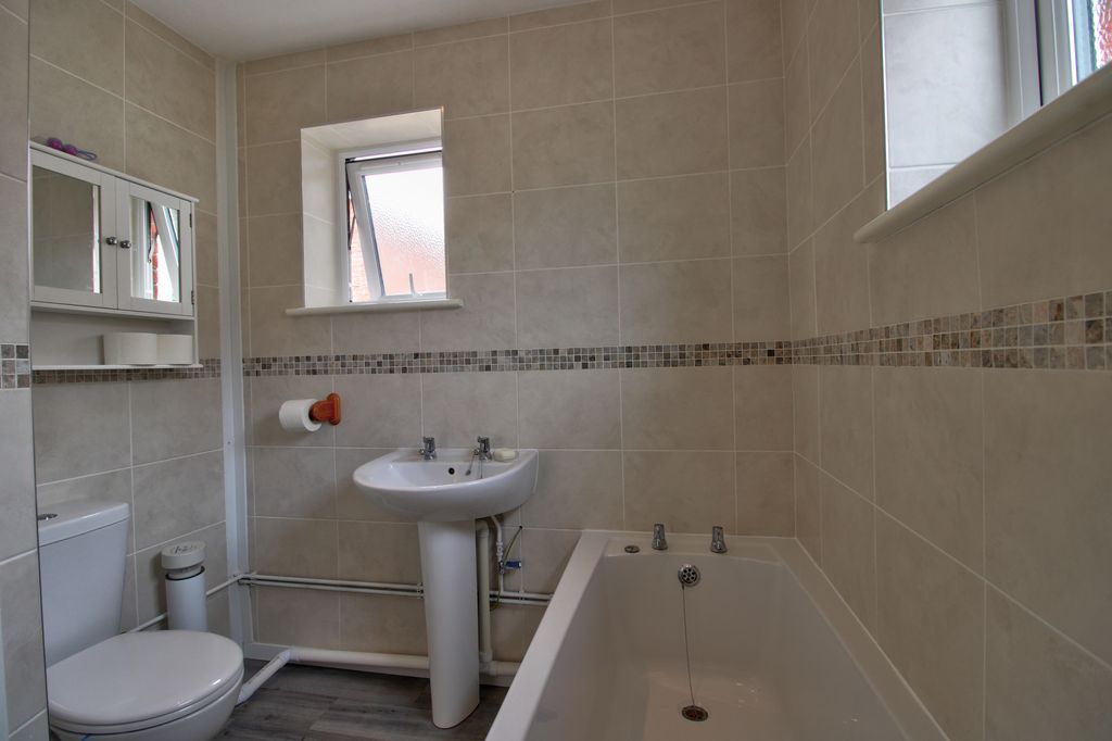 Property photo 2 of 14 Img_3546_7_8_Realistic