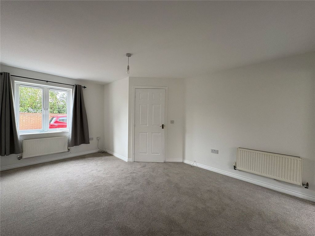 Property photo 2 of 17 Picture No. 13