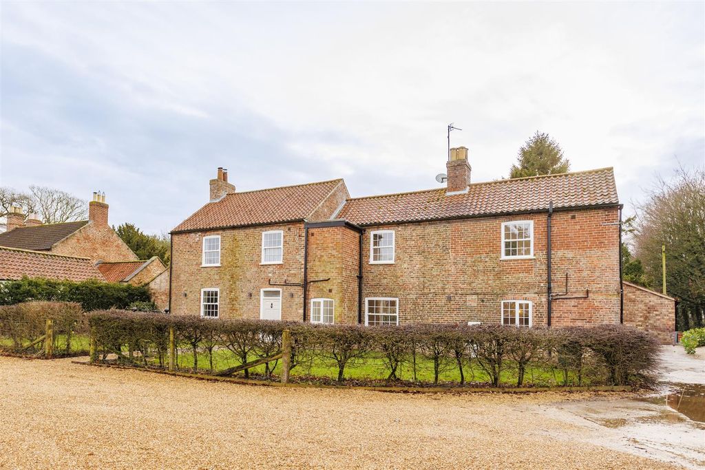 Property photo 3 of 39 Sutton_Farm_Externals_6.Jpg