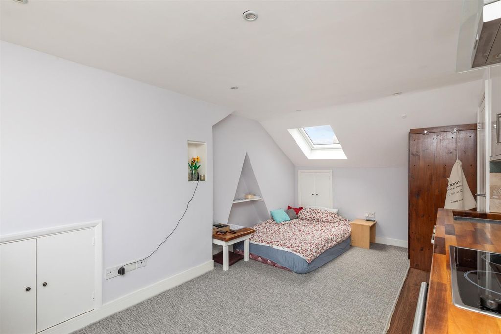 Property photo 3 of 8 St Martin's Street-5.Jpg