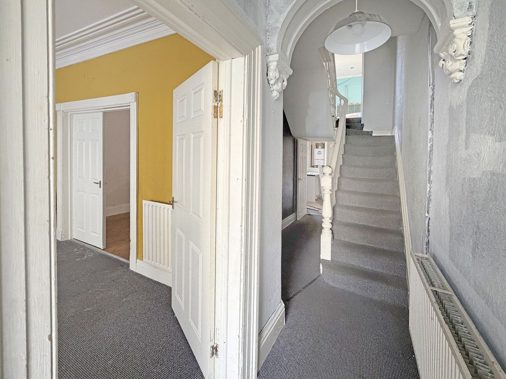 Property photo 2 of 24