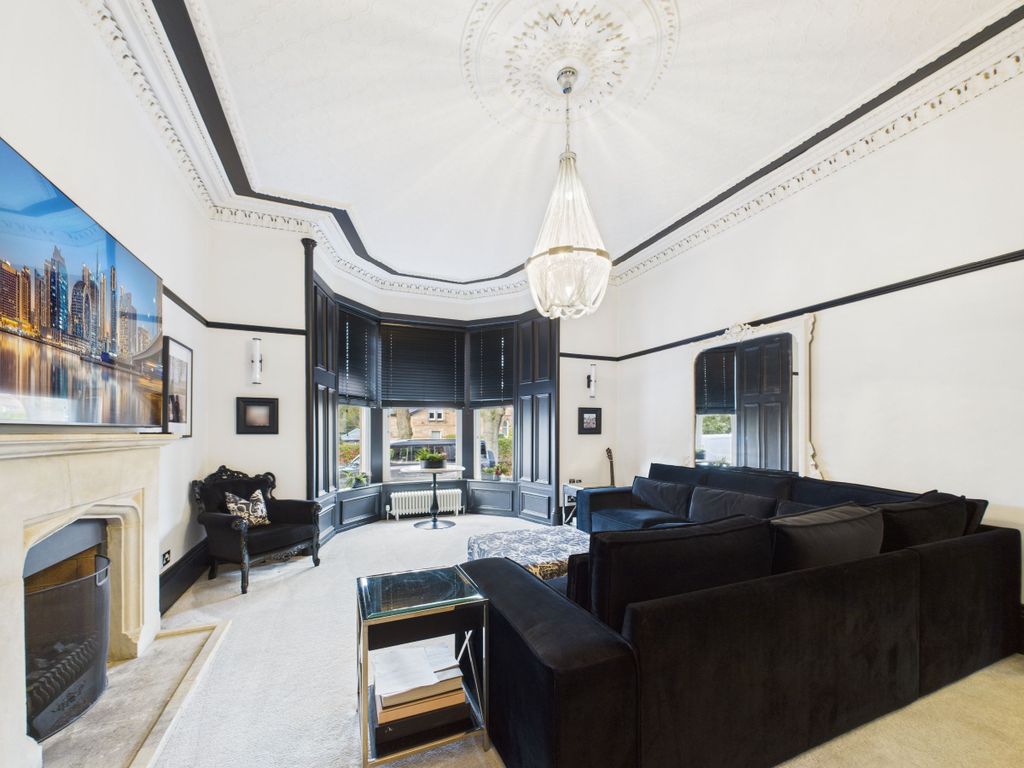 Property photo 2 of 36