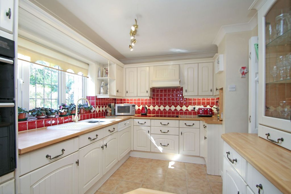 Property photo 3 of 18