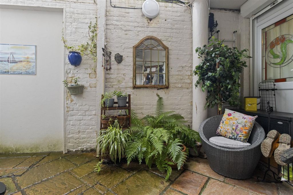 Property photo 3 of 39 Front Patio.Jpg