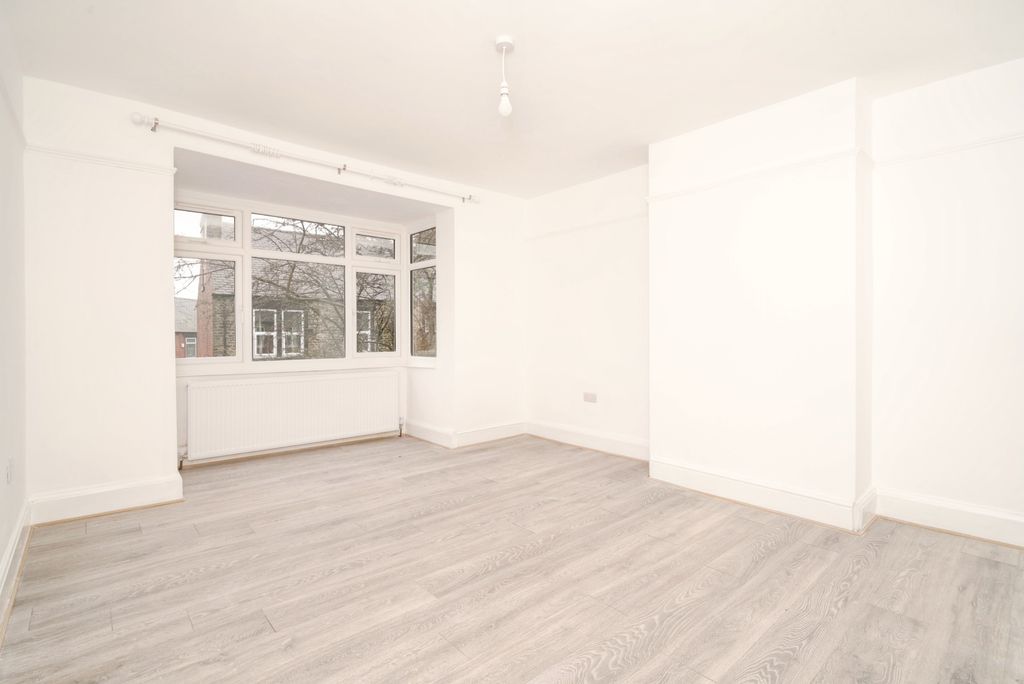 Property photo 3 of 16 Bathroom