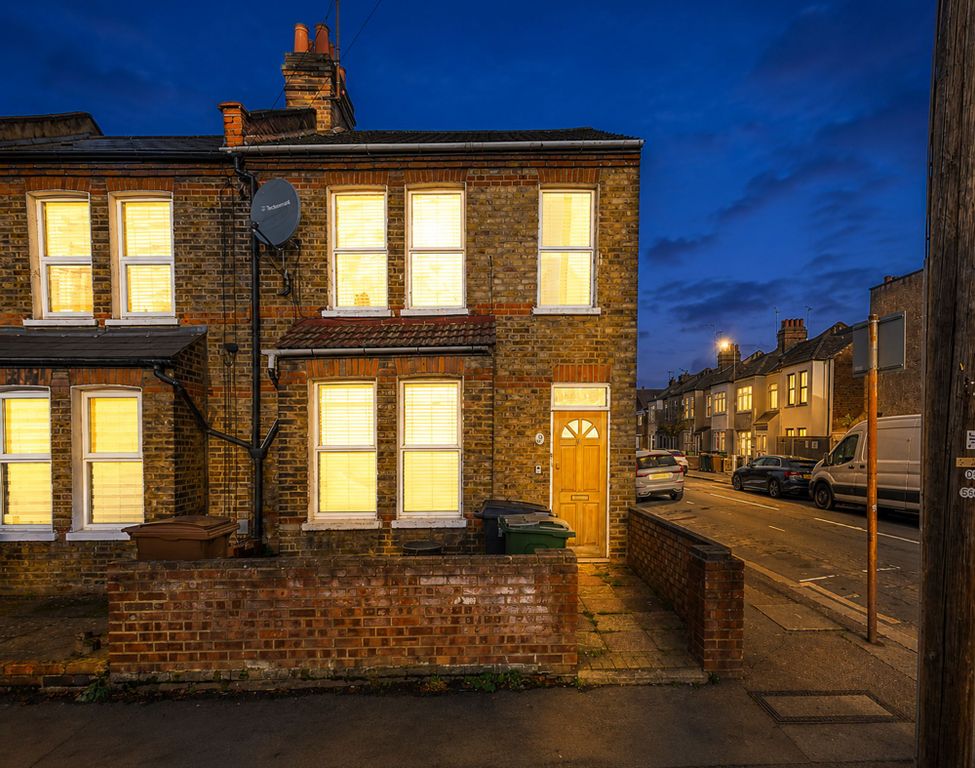 Property photo 1 of 12