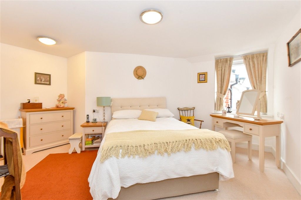 Property photo 1 of 11 Bedroom 1