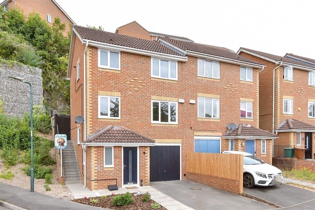 Property photo 1 of 14 External (Brochure)