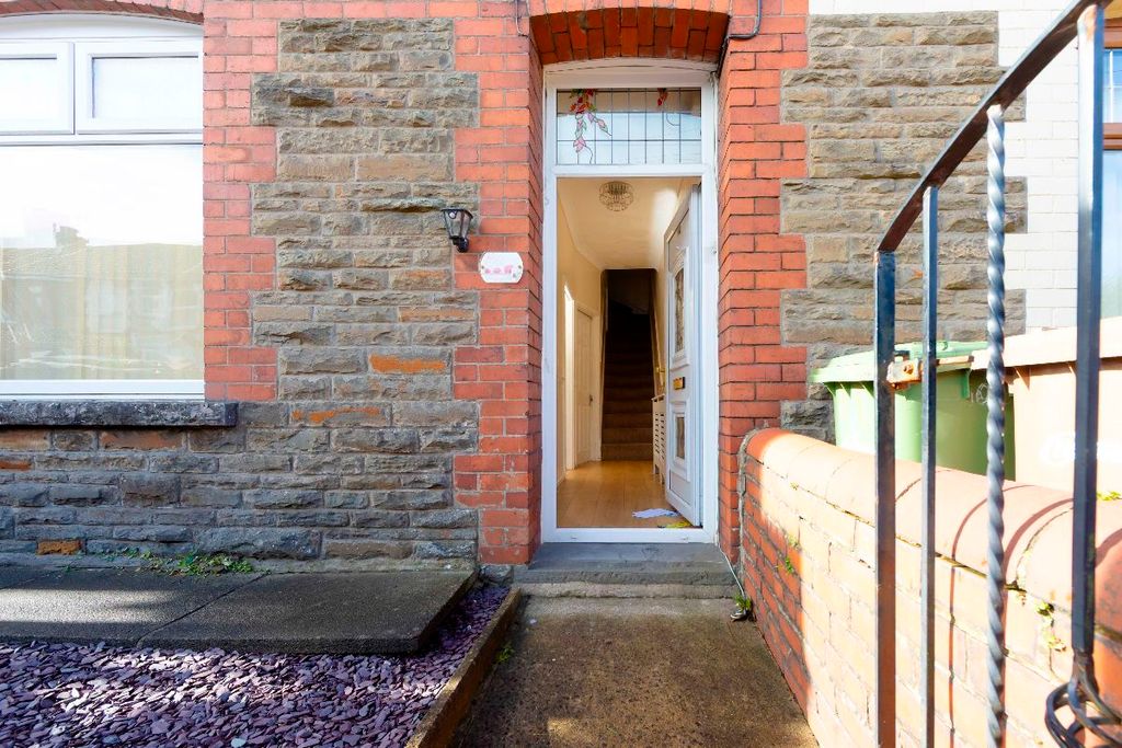 Property photo 2 of 36